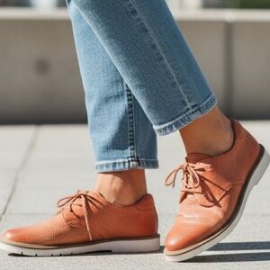 Söfft Perforated Leather Oxford Shoes Coral Orange Lace Up EU Style 7